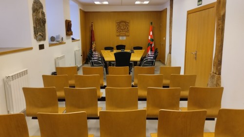 Sopuertako EAJ-PNVk dirulaguntzen kudeaketaren gardentasun falta salatu du eta elkarteentzako bermeak eskatu ditu