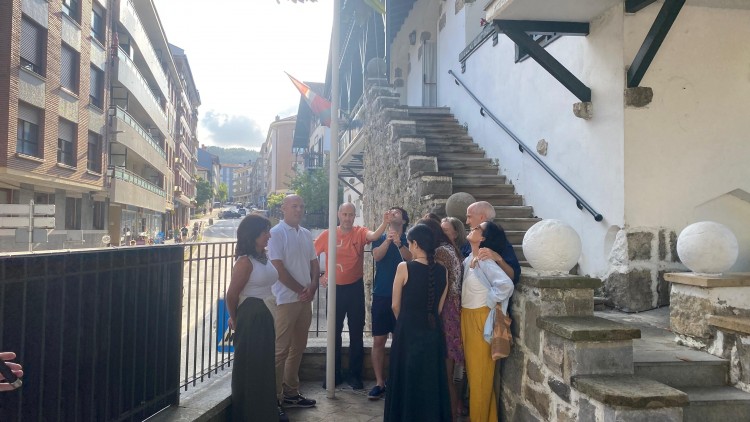 EAJ-PNV de Lekeitio rinde homenaje a la familia de José Ordorika y reivindica el legado de uno de los grandes jeltzales lekeitiarras del siglo XX