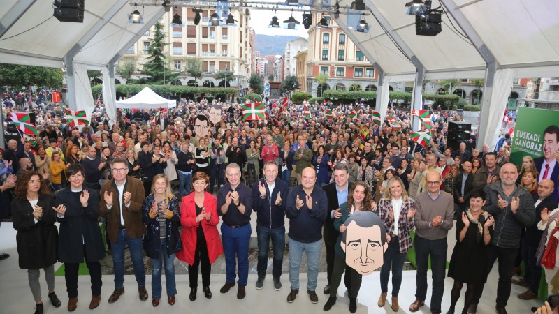 Mitina Barakaldo. Andoni Ortuzar, Iñigo Urkullu, Aitor Esteban, Josune Gorospe, Amaia Del Campo 