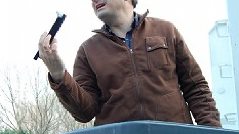 Aitor Estebanek espainiar Estatuko gobernuari zatar solidoen inguruan aurrera pausuak eskatu dizkio