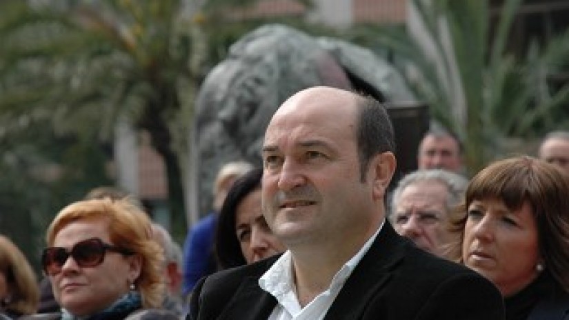 Andoni Ortuzar: “Ez dezatela hogeitamar urteetako lana, hogeitamar hilabeteetan desagerrarazi”