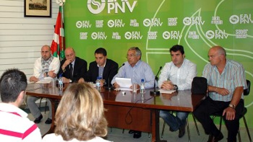 Barakaldoko EAJ-PNVk udal taldea utzi duten zinegotzi biei eskatu die berehala beren zinegotzi aktak eman ditzatela