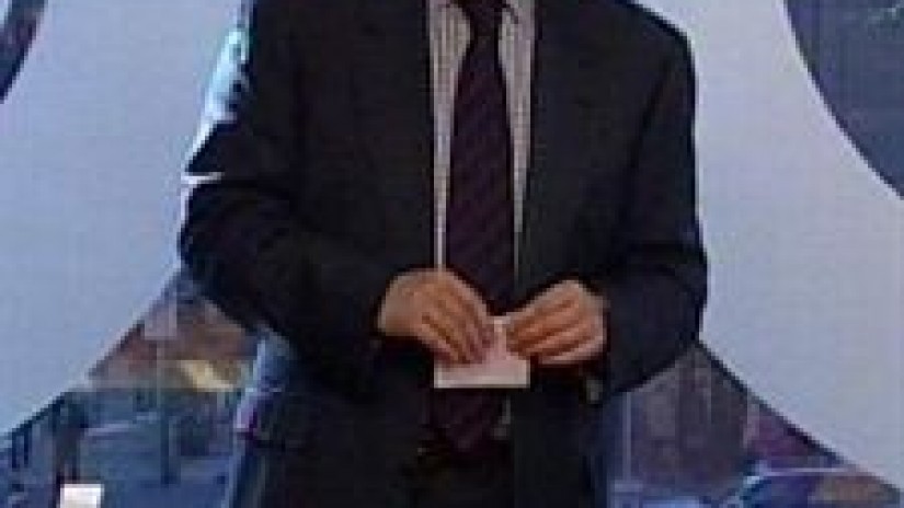 Ortuzarren ustetan “ulertezina da” lehendakariak urte betean ahaldunekin hitz egiteari  uko egin izana