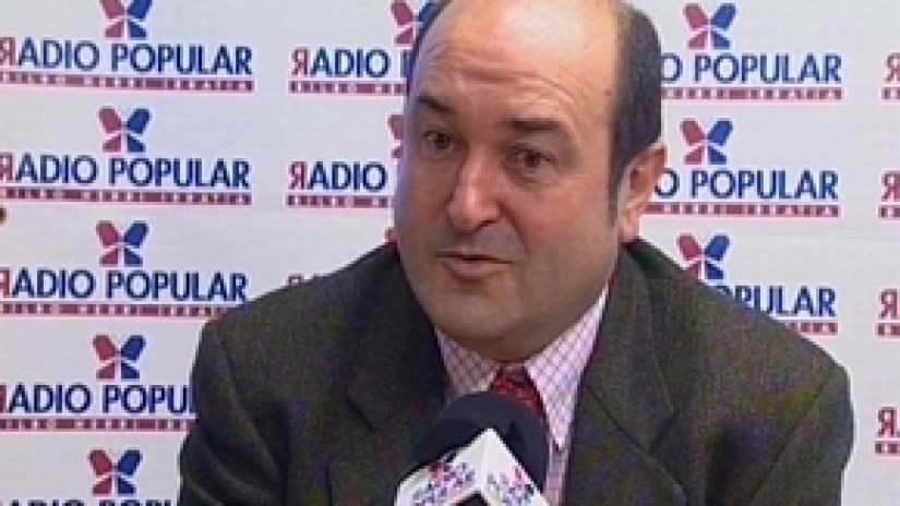 Ortuzarrek ETAri iragarri dionez “gelditu beharra du” baina ez Estatua “mugiarazteko”, baizik eta “euskal hiritarren % 100ak eskatzen diolako”
