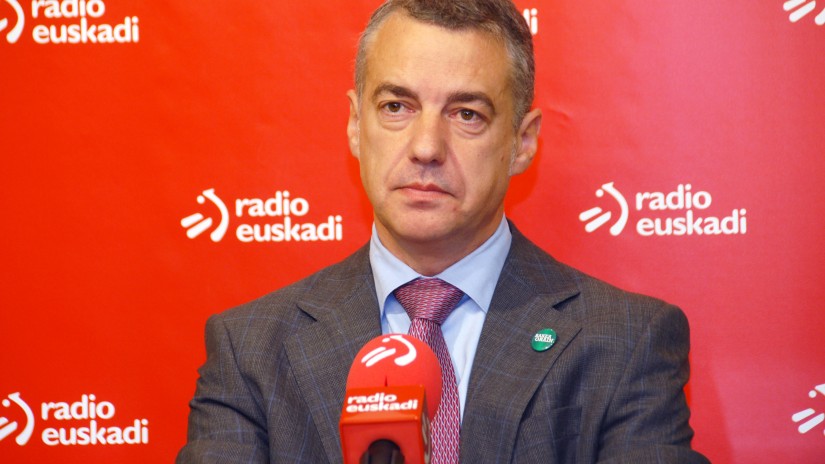 Urkullu: “Idatzitako eta ezarritako gidoian, ETAk borroka armatuari uko egiteko adierazpena falta da”