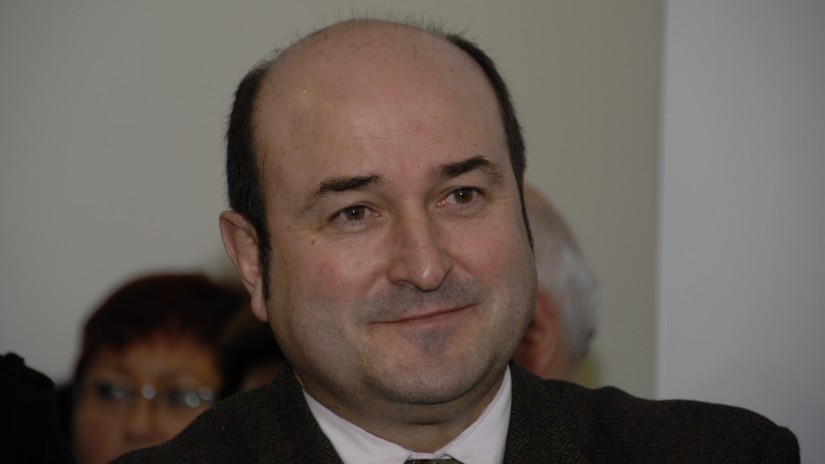 Ortuzar amnistia fiskalaren kontrako agertu da, eta “idulkitik jaistea” eskatu dio PPri