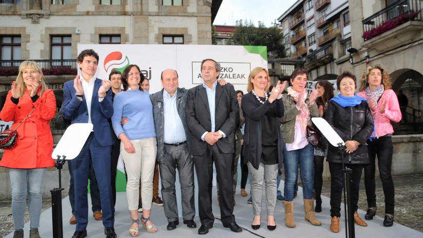 Rementeriak esan du hauxe ez dela esperimentuetan aritzeko unea eta “kostata lortu duguna” ez galtzeko botoa eskatu du