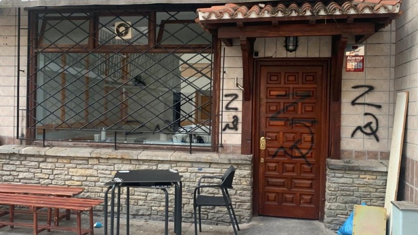 El BBB denuncia las pintadas prorrusas realizadas en los batzokis de Lemoiz y Loiu