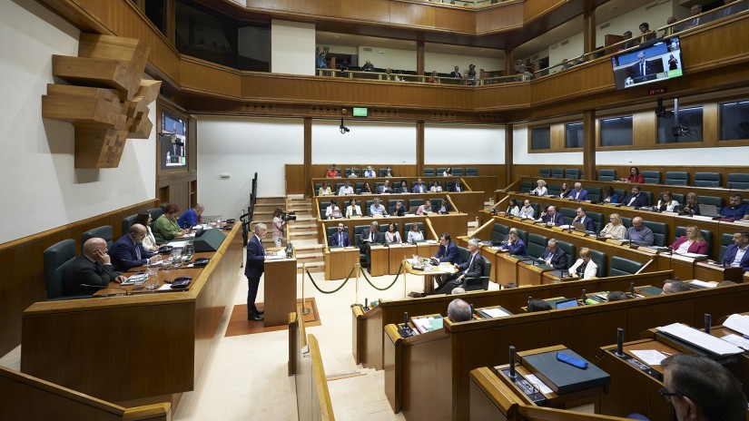 Iñigo Urkullu Lehendakariak Hitzartuz Programa aurkeztu du Politika Orokorreko Osoko Bilkuran