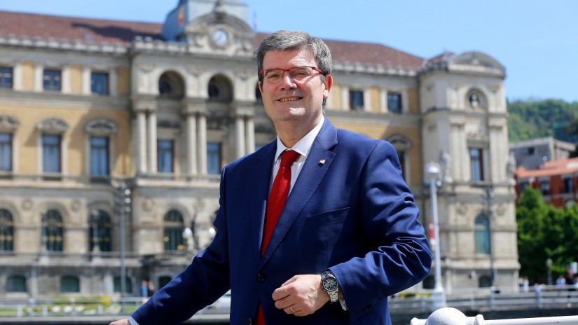 BBBk eta Bilboko Batzar Artekoek Juan Mari Aburto Rique proposatu dute Bizkaiko hiriburuko alkate izateko hautagai gisa