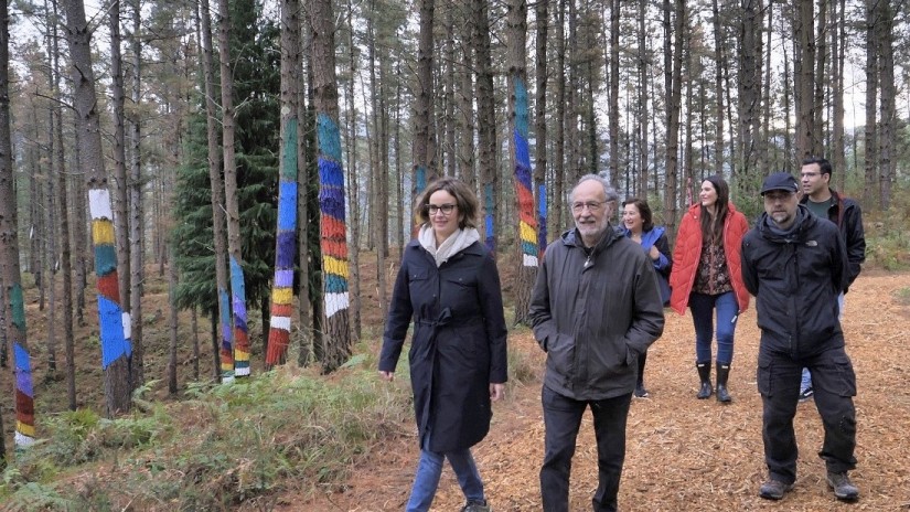 Bizkaiak Omako Basoaren migrazioa burutu eta jendeari ireki dio Agustín Ibarrolaren obra