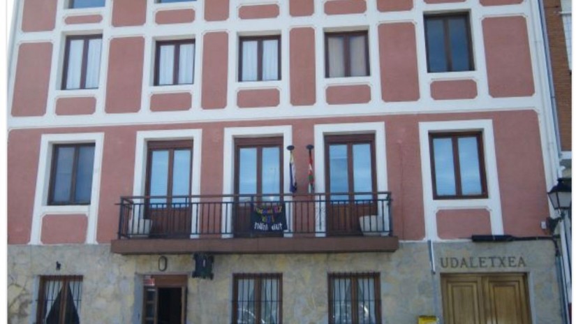 Fruizko EAJ-PNVk EH Bilduren kudeaketa falta salatu du eta udalerriarentzako norabide argia eskatu du