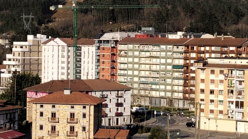 Usansoloko EAJ-PNVk Plan Integral bat proposatu du etxebizitza eskuratzea errazteko eta okupazioaren aurrean segurtasuna bermatzeko