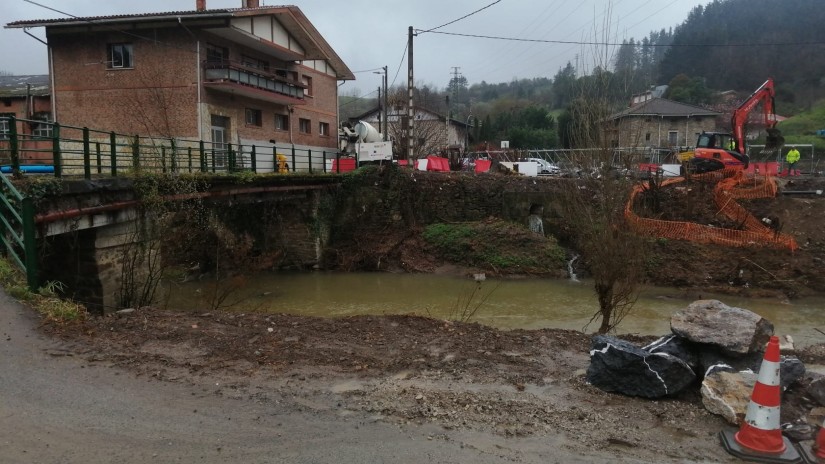 Gordexolako EAJ-PNVk gidatutako erakunde arteko lanak Zubiete zubiaren ordezkapena desblokeatu du, hainbat urtez URAri egindako erreklamazioen ondoren