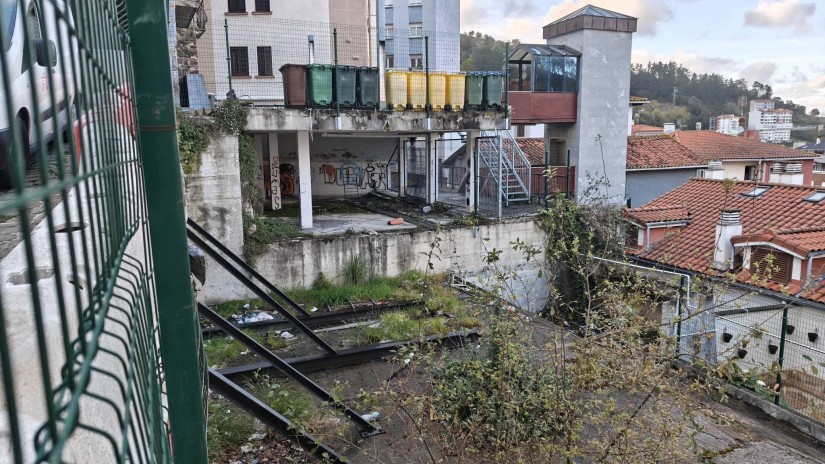 Ondarroako EAJ-PNVk Pixape inguruko garbitasun eta mantentze-lanen gabezia salatu du, eta premiazko neurriak eskatu ditu