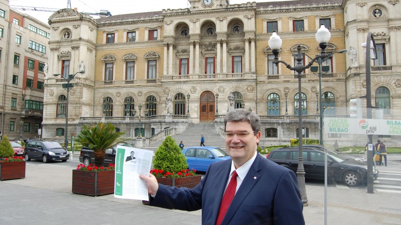 Juan Mari Aburtok 10eko Bilbao izan dadin 10 konpromiso dauzkan manifestua izenpetu du