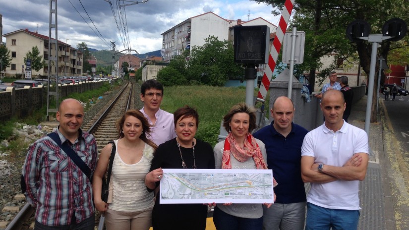 EAJ-PNV lanean ari da Bilbo-Balmaseda lineako zati bat kentzeko, Arangurengo Plazatik Casa Pintaraino