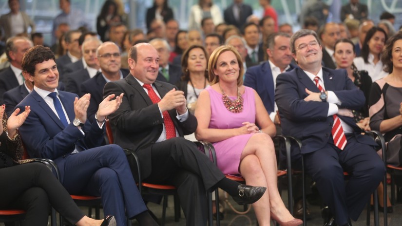 Itxaso Atutxak Rementeria eta Aburto hautagaiez esan du "Bizkaia eta Bilboren etorkizunik onena" direla