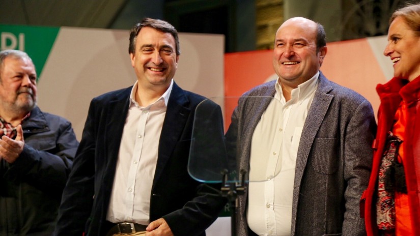 Ortuzarrek euskal gizartea deitu du “botoa Madriletik datozen murrizketetatik eta erabakietatik libratuko gaituen babes gisa erabiltzera”