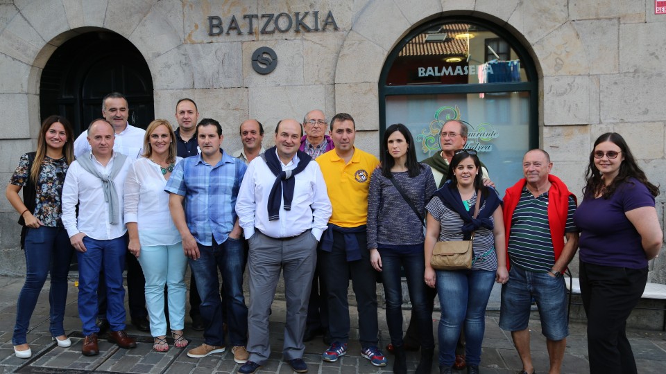 Ortuzar y Atutxa acompañan a los candidatos municipales de Enkarterri en Putxeras