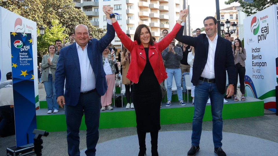 Mitina Santurtzin - Oihane Agirregoitia, Imanol Pradales, Andoni Ortuzar