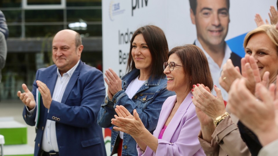 9-J Mitin Zornotza Oihane Agirregoitia, Izaskun Bilbao Barandika, Andoni Ortuzar