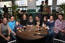 Unai Rementeria y Juan Mari Aburto, con jóvenes de Bizkaia y Bilbao