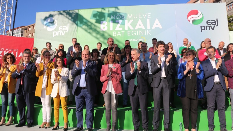 Mitin Barakaldo. Amaia Del Campo, Unai Rementeria, Izaskun Bilbao Barandica, Iñigo Urkullu, Andoni Ortuzar Mitin Barakaldo. Amaia Del Campo, Unai Rementeria, Izaskun Bilbao Barandica, Iñigo Urkullu, Andoni Ortuzar