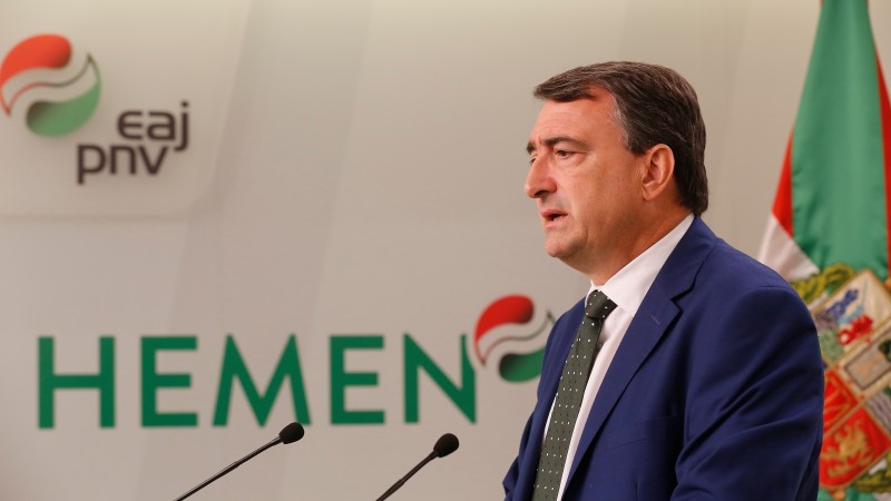 Aitor Esteban - Lemoiz-ko zentraleko lurrak Aitor Esteban - Lemoiz-ko zentraleko lurrak