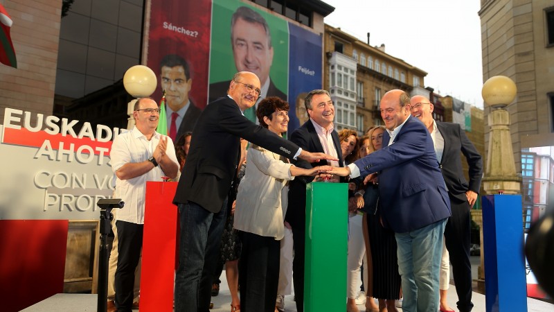 J-23 Kanpainaren hasiera - Albia lorategian J-23 Kanpainaren hasiera - Albia lorategian