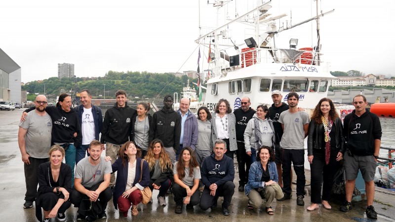 Aita Mari itsasontzira bisita Aita Mari itsasontzira bisita