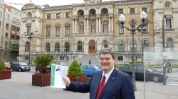 Juan Mari Aburtok 10eko Bilbao izan dadin 10 konpromiso dauzkan manifestua izenpetu du