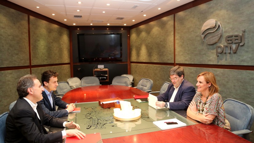 EAJ-PNV-k eta PSE-EE-k Bilboko Udalean gobernu sendo eta egonkorra osatzeko akordioa adostu dute EAJ-PNV-k eta PSE-EE-k Bilboko Udalean gobernu sendo eta egonkorra osatzeko akordioa adostu dute