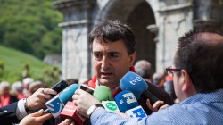 Estebanek euskal herritarrak gonbidatu ditu, Madrilen gobernua aldatu nahi dutenak baino, Euskadiren interesak ordezkatzen dituztenak bozkatzera