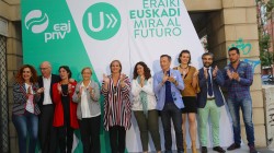 “Gu desitxuratzeko egiten ari diren saiakeren gainetik ere, EAJ ez da Herri honetako erdikotasunetik mugituko”, Atutxak ohartarazi duenez