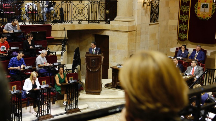 Atutxak Bizkaiko ganberako talde politikoak gonbidatu ditu Bizkaiaren alde  Atutxak Bizkaiko ganberako talde politikoak gonbidatu ditu Bizkaiaren alde