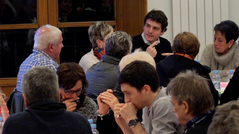 Rementeria Enkarterriko herritarrekin bildu da haien ideiak entzuteko eta Aldundiaren kudeaketaren berri emateko Rementeria Enkarterriko herritarrekin bildu da haien ideiak entzuteko eta Aldundiaren kudeaketaren berri emateko