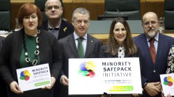Legebiltzarreko alderdi guztiek herritarrak animatu dituzte Europako hizkuntza gutxituen aldeko ekimena sinatzeko