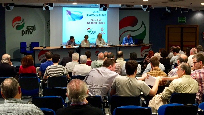 Bilboko EAJ-PNVk udal politikari buruzko jardunaldia antolatu du “guztion artean eta oraingo beharrak ahaztu gabe, etorkizuneko hiria eraikitzen jarraitzeko” Bilboko EAJ-PNVk udal politikari buruzko jardunaldia antolatu du “guztion artean eta oraingo beharrak ahaztu gabe, etorkizuneko hiria eraikitzen jarraitzeko”