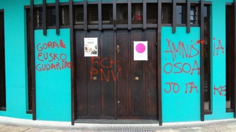 Areatza, Zeanuri, Iurreta eta Portugaleteko Batzokietan egin diren pintadak salatu ditu BBBk Areatza, Zeanuri, Iurreta eta Portugaleteko Batzokietan egin diren pintadak salatu ditu BBBk