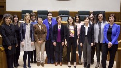 Emakume legebiltzarkide jeltzaleek M8ko greba egingo dute eta egunero lanean jarraituko dute berdintasunaren alde