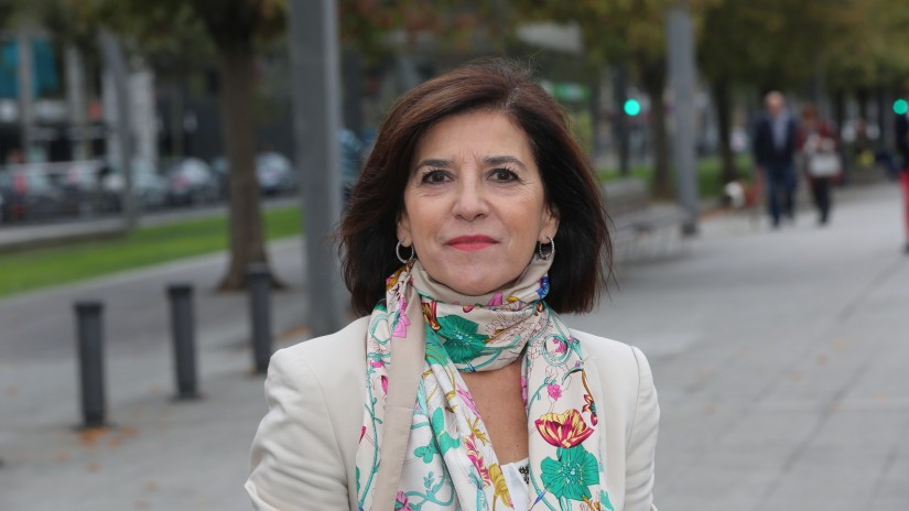 Izaskun Bilbaok negoziaketa eta akordioaren beharra aldarrikatu du Trumpen muga-zergen mehatxuak kaltetuko dituenak babestera begira Izaskun Bilbaok negoziaketa eta akordioaren beharra aldarrikatu du Trumpen muga-zergen mehatxuak kaltetuko dituenak babestera begira