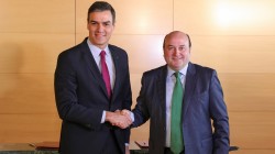 Euskal Agenda garatzeko eta ezberdinen arteko  elkarrizketa ahalbidetzen duen inbestidura akordioa izenpetu dute EAJ-PNVk eta PSOEk