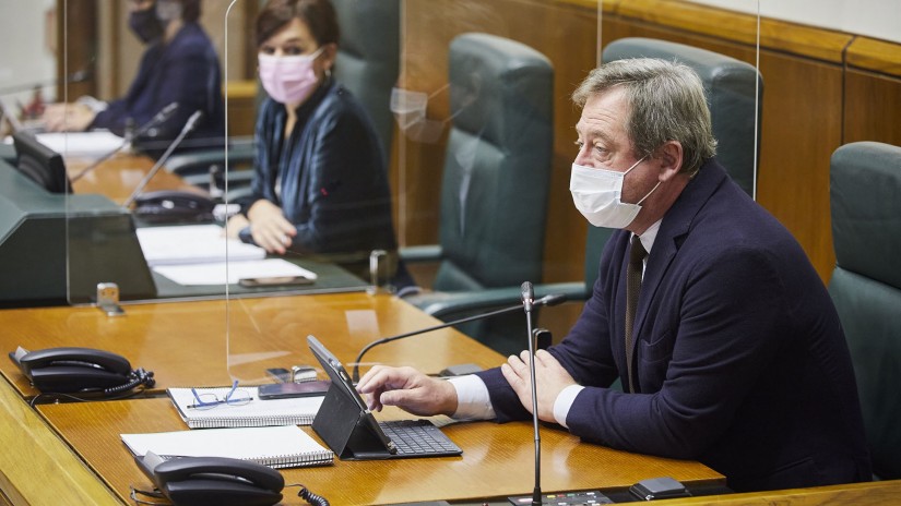 Kultur sektorearen profesionalizazio eta euskararen ezagutza eta erabilera areagotzea dira 2020-2024 legealdirako Kultura eta Hizkuntza Politika sailaren helburu nagusiak Kultur sektorearen profesionalizazio eta euskararen ezagutza eta erabilera areagotzea dira 2020-2024 legealdirako Kultura eta Hizkuntza Politika sailaren helburu nagusiak