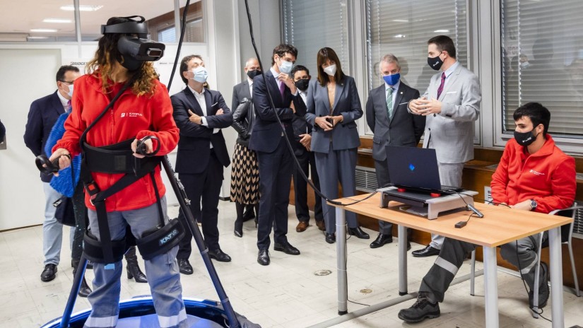 Urkullu Lehendakariak Bridgestonek bultzatutako industria-prestakuntzako lehen euskal eskola inauguratu du Urkullu Lehendakariak Bridgestonek bultzatutako industria-prestakuntzako lehen euskal eskola inauguratu du