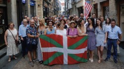 EAJ-PNVk ikurrina aldarrikatzen du “batasun, elkarbizitza eta errespetuaren” sinbolo gisa