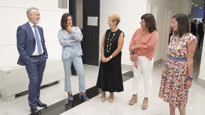 Urkullu Lehendakariak enpresa-munduan berdintasuna sustatzeko beharra azpimarratu du, “justizia sozialagatik eta hobekuntzari egindako ekarpenagatik” Urkullu Lehendakariak enpresa-munduan berdintasuna sustatzeko beharra azpimarratu du, “justizia sozialagatik eta hobekuntzari egindako ekarpenagatik”