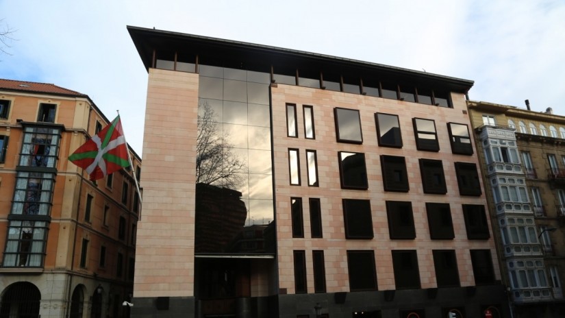 EAJ-PNVk eta PSE-EEk foru eta toki erakundeen gobernagarritasunerako adostu duten akordioa EAJ-PNVk eta PSE-EEk foru eta toki erakundeen gobernagarritasunerako adostu duten akordioa