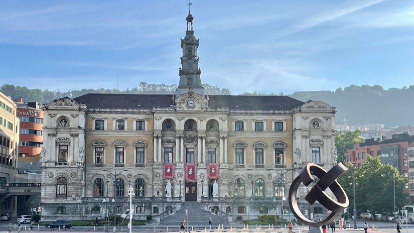 EAJ-PNVk eta PSE-EEk akordioa adostu dute Bilboko Udalean gobernu sendo eta egonkorra eratzera begira EAJ-PNVk eta PSE-EEk akordioa adostu dute Bilboko Udalean gobernu sendo eta egonkorra eratzera begira