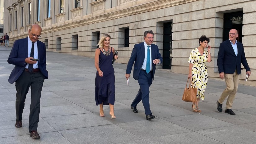 Euskal Taldeak legegintzaldiaren lehenengo bost lege-proposamenak aurkeztu ditu Euskal Taldeak legegintzaldiaren lehenengo bost lege-proposamenak aurkeztu ditu